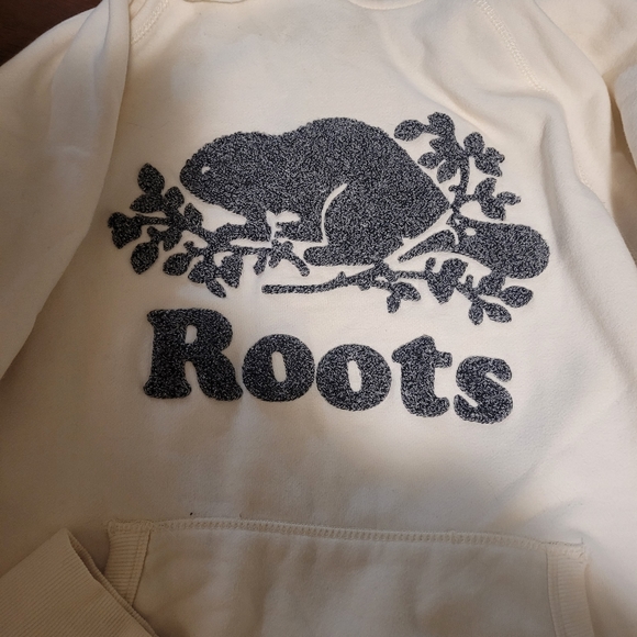 Brand New Roots Sweater! *Large - Picture 2 of 6